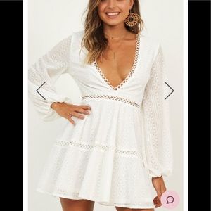 White long sleeve flowy dress